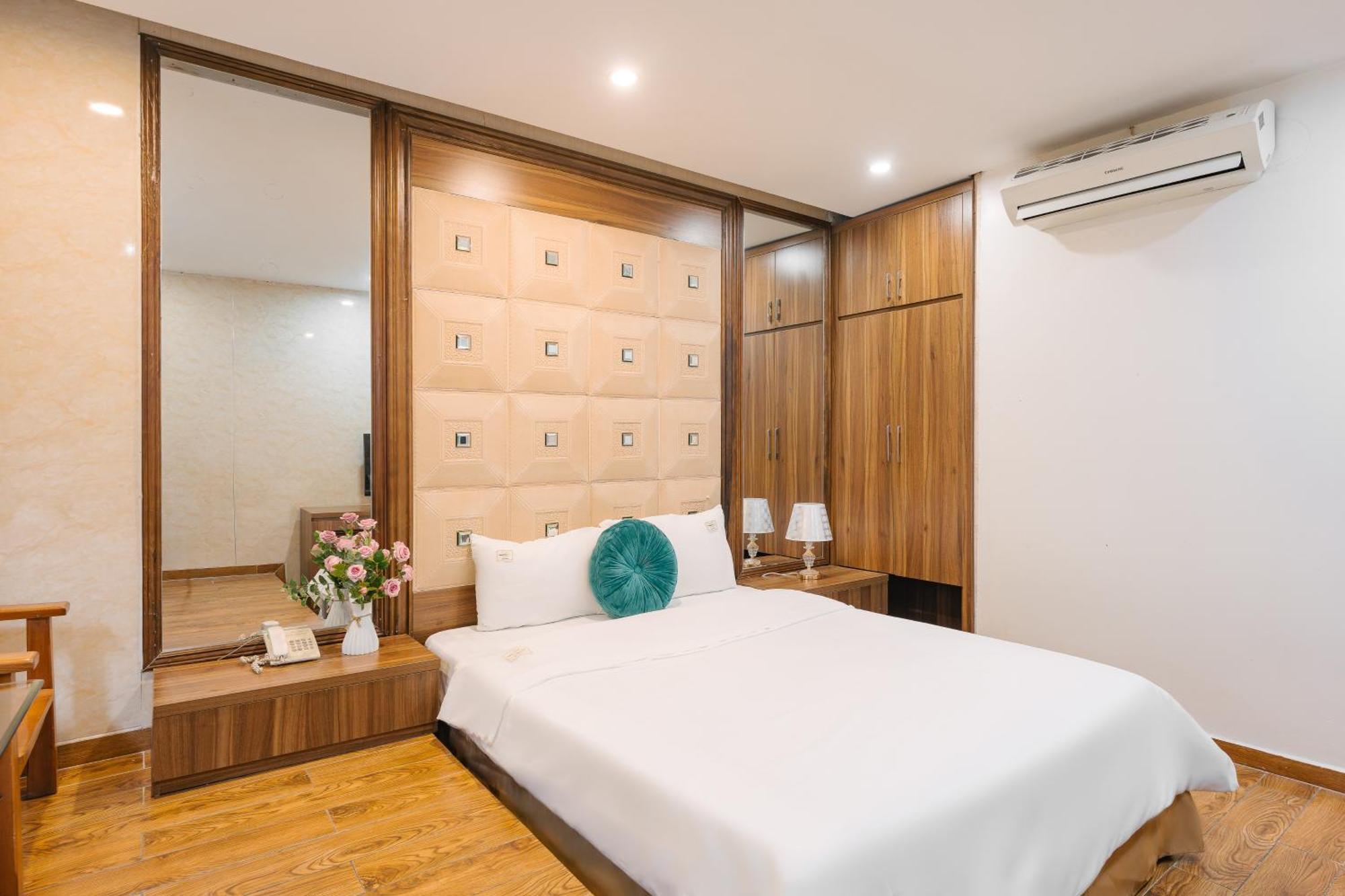 The Ky Moi Hotel And Spa - Ha Noi Center- Near Vincom Ba Trieu Hanoi Exterior photo