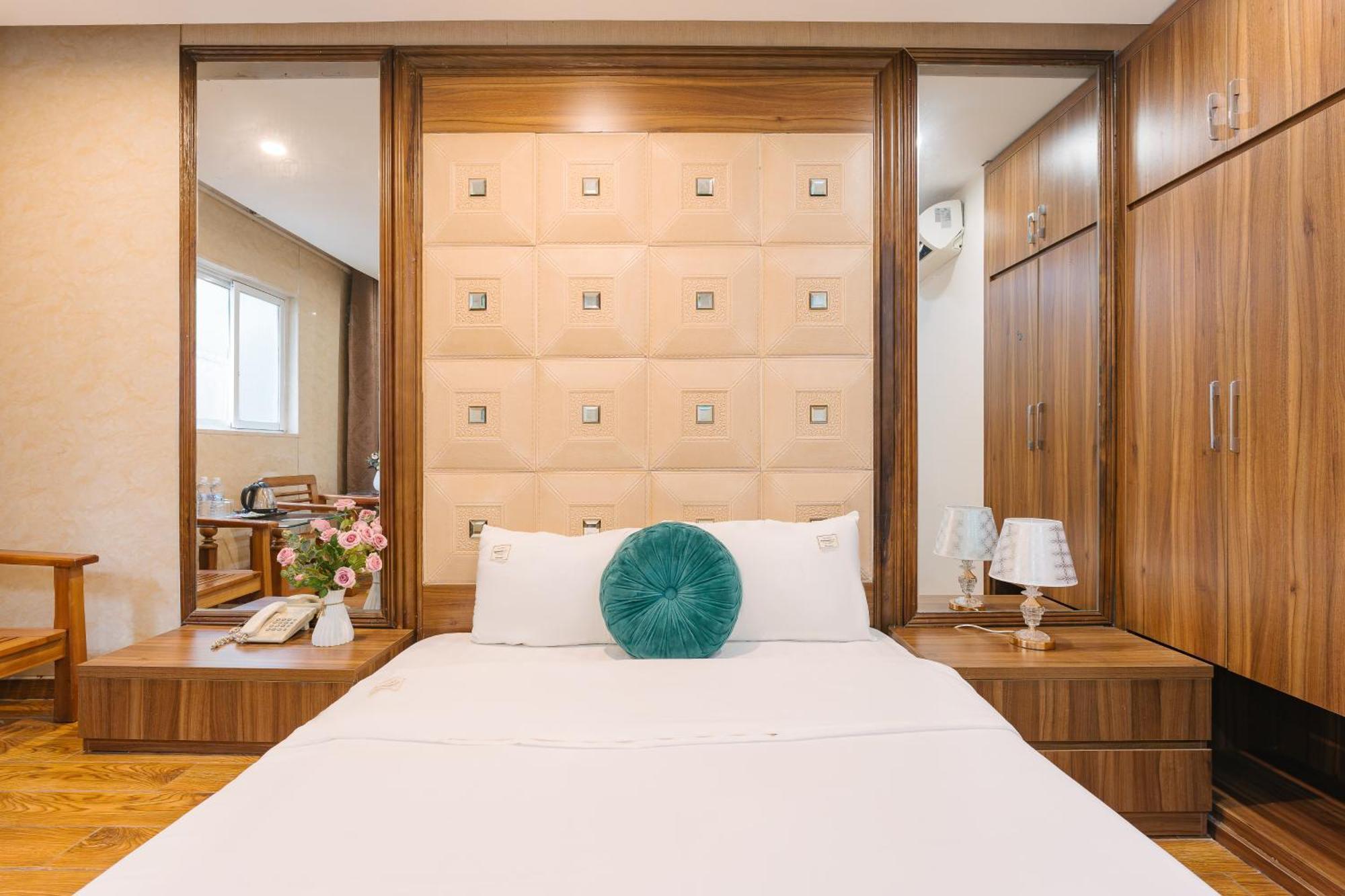 The Ky Moi Hotel And Spa - Ha Noi Center- Near Vincom Ba Trieu Hanoi Exterior photo